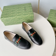 Gucci Low Shoes